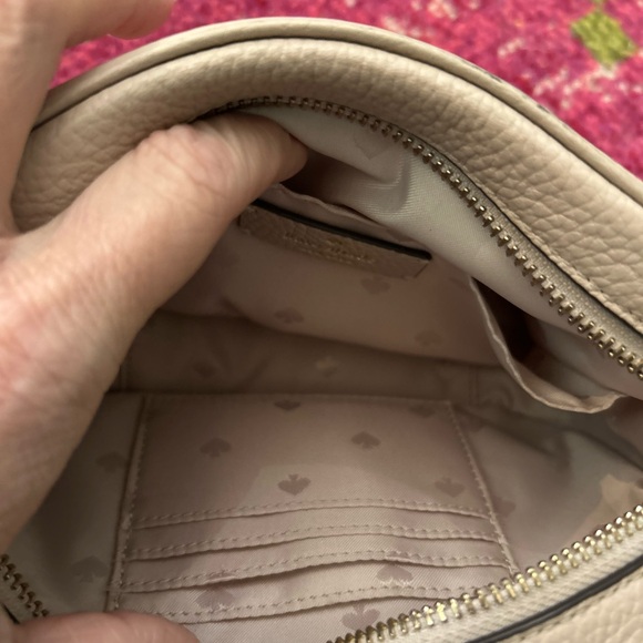 Kate Spade small crossbody bag. Great preowned condition. - Picture 5 of 11